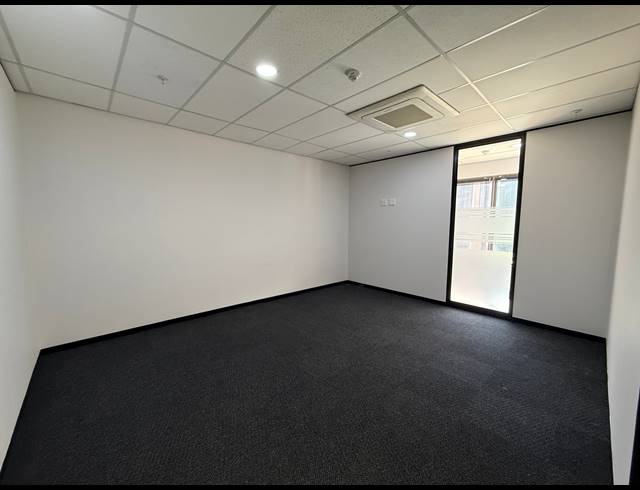 122M² OFFICE TO LET IN PARKTOWN